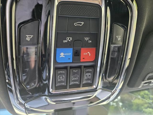 2023 Jeep Grand Cherokee Summit 4x2