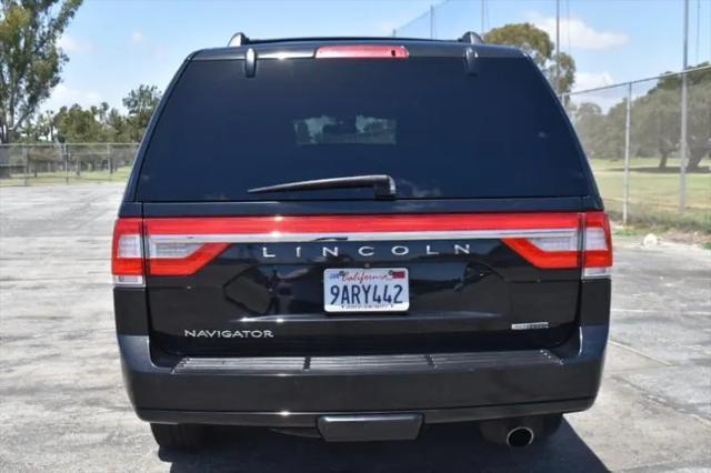2015 Lincoln Navigator Standard
