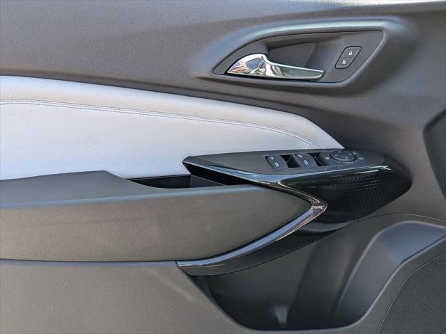 2025 Chevrolet Trax FWD LT