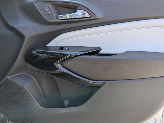 2025 Chevrolet Trax FWD LT