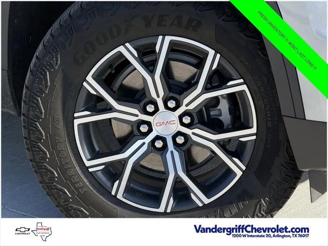 2025 GMC Acadia AWD AT4