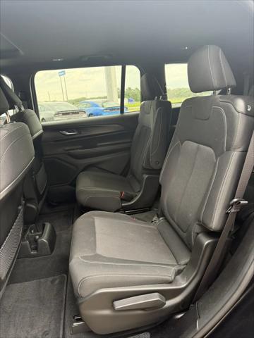 2025 Jeep Grand Cherokee L Laredo X 4x4