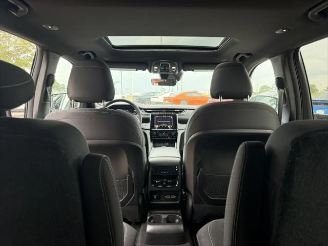 2025 Jeep Grand Cherokee L Laredo X 4x4