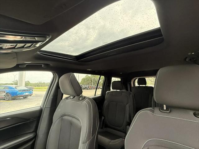2025 Jeep Grand Cherokee L Laredo X 4x4
