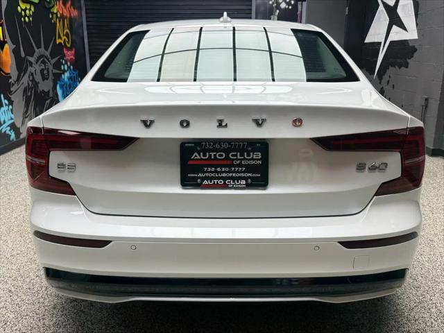 2024 Volvo S60 B5 Plus Dark Theme