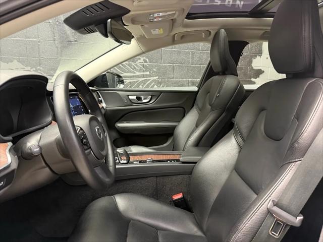 2024 Volvo S60 B5 Plus Dark Theme