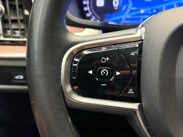 2024 Volvo S60 B5 Plus Dark Theme