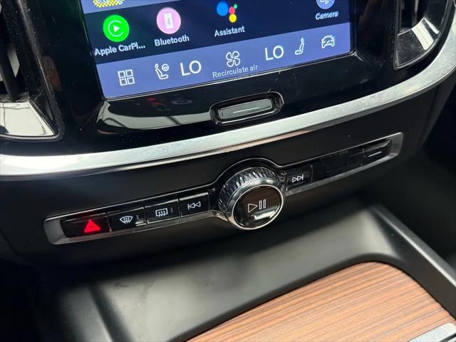 2024 Volvo S60 B5 Plus Dark Theme