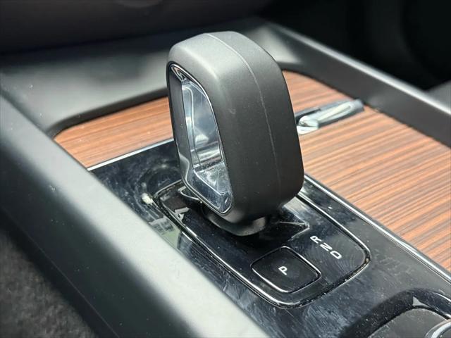 2024 Volvo S60 B5 Plus Dark Theme