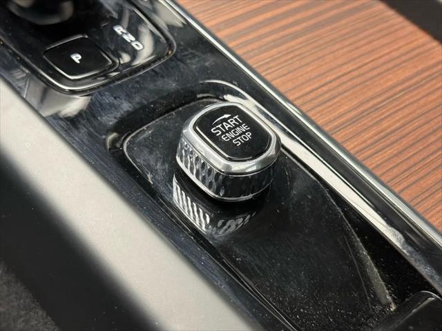 2024 Volvo S60 B5 Plus Dark Theme