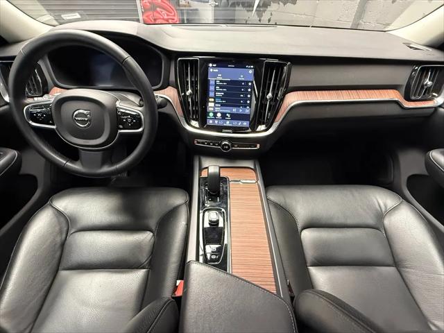 2024 Volvo S60 B5 Plus Dark Theme