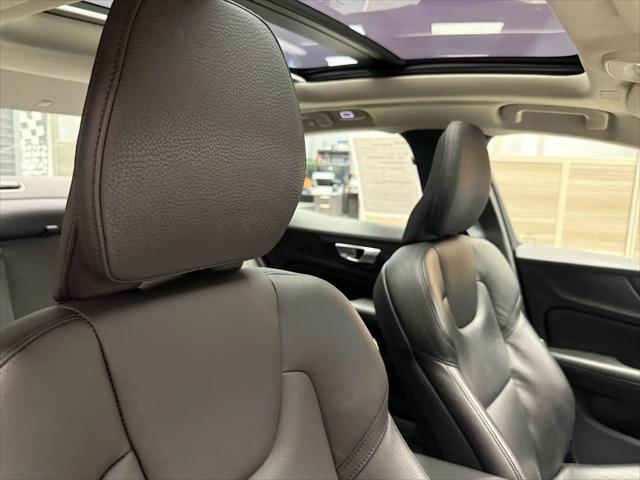 2024 Volvo S60 B5 Plus Dark Theme