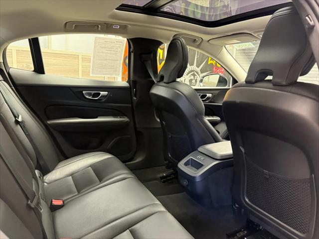 2024 Volvo S60 B5 Plus Dark Theme