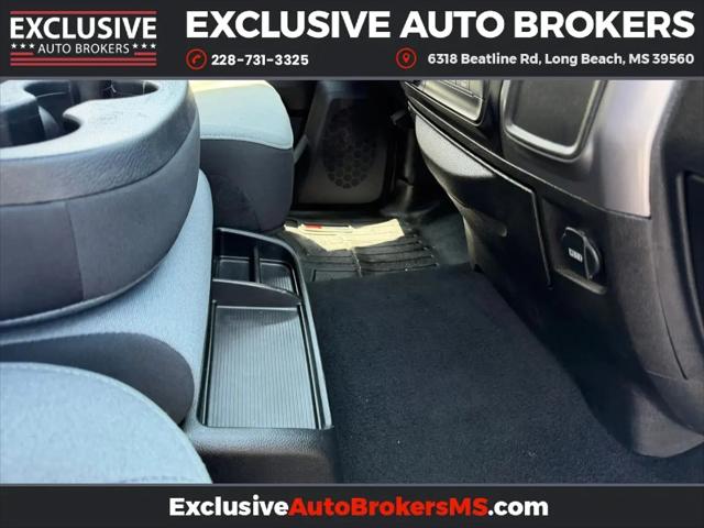 2022 Ram 1500 Classic SLT Crew Cab 4x4 5'7" Box