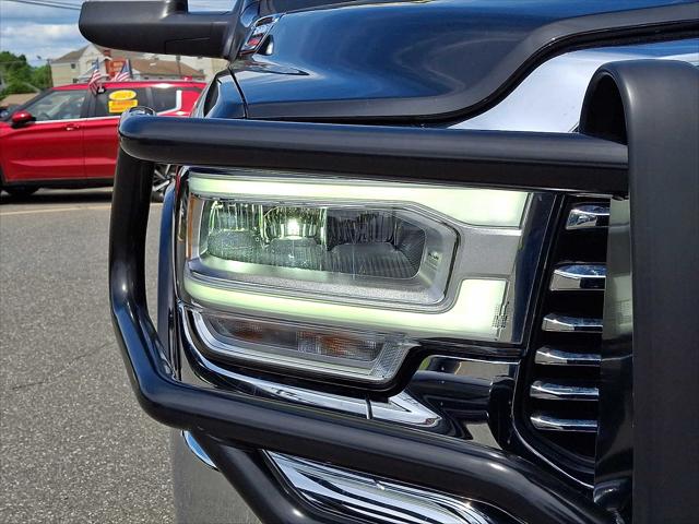 2022 Ram 3500 Laramie Crew Cab 4x4 8' Box