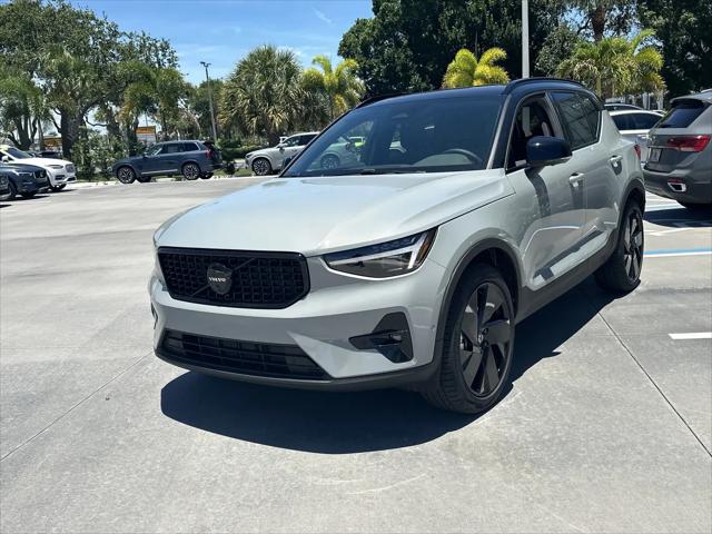 2026 Volvo XC40 Black Edition Ultra, B5 AWD Gas mild hybrid