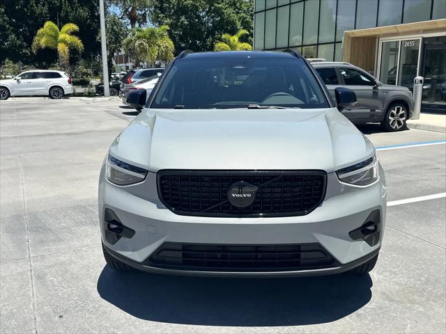 2026 Volvo XC40 Black Edition Ultra, B5 AWD Gas mild hybrid