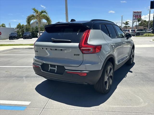 2026 Volvo XC40 Black Edition Ultra, B5 AWD Gas mild hybrid