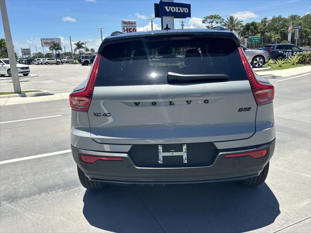 2026 Volvo XC40 Black Edition Ultra, B5 AWD Gas mild hybrid