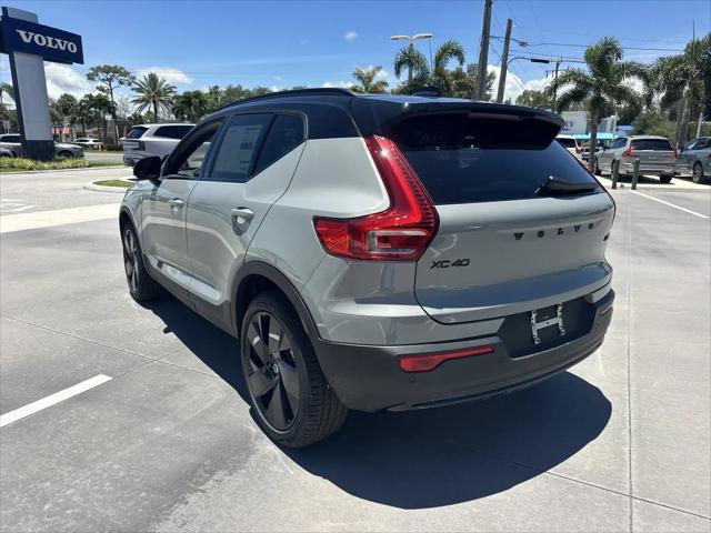 2026 Volvo XC40 Black Edition Ultra, B5 AWD Gas mild hybrid
