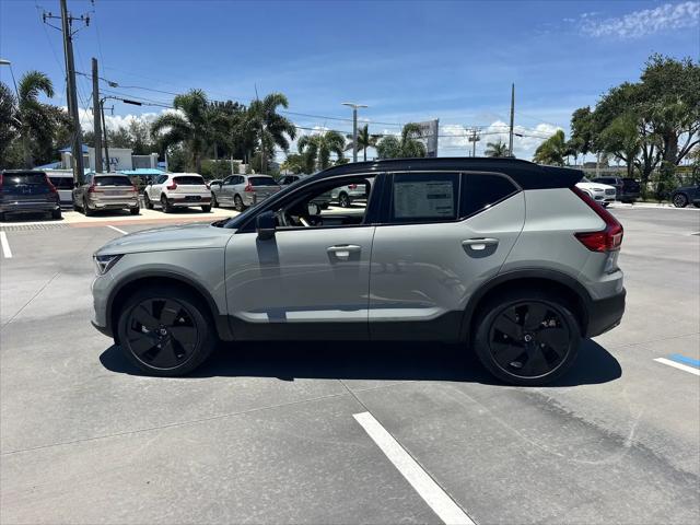 2026 Volvo XC40 Black Edition Ultra, B5 AWD Gas mild hybrid