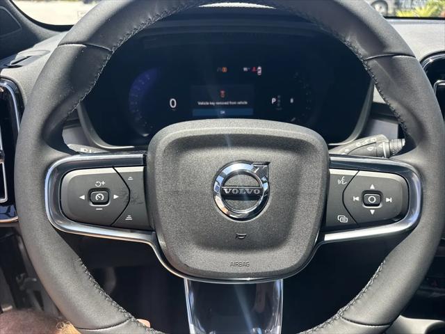 2026 Volvo XC40 Black Edition Ultra, B5 AWD Gas mild hybrid