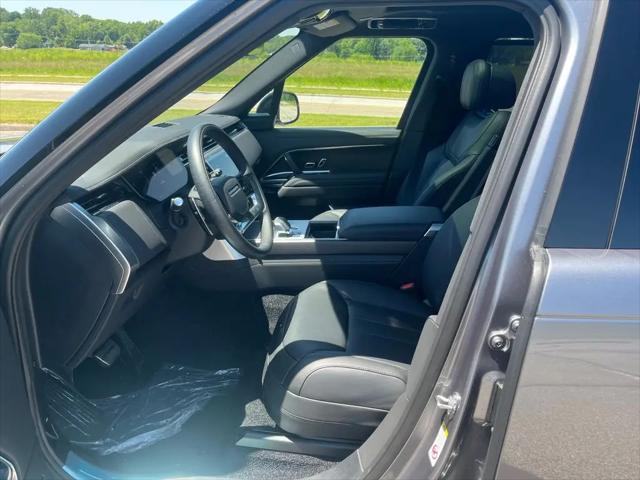 2026 Land Rover Range Rover P530 SE 7 Seat