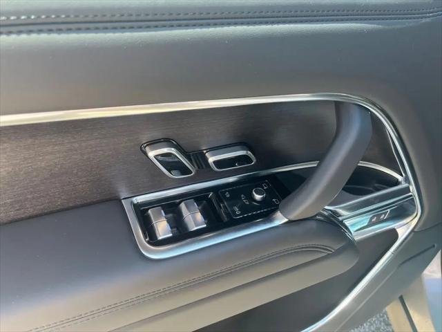 2026 Land Rover Range Rover P530 SE 7 Seat
