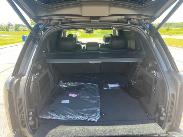 2026 Land Rover Range Rover P530 SE 7 Seat