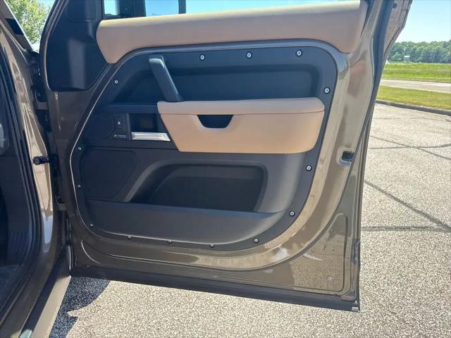 2026 Land Rover Defender P400 X-Dynamic SE