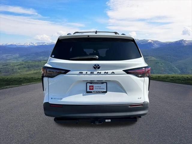 2025 Toyota Sienna LE