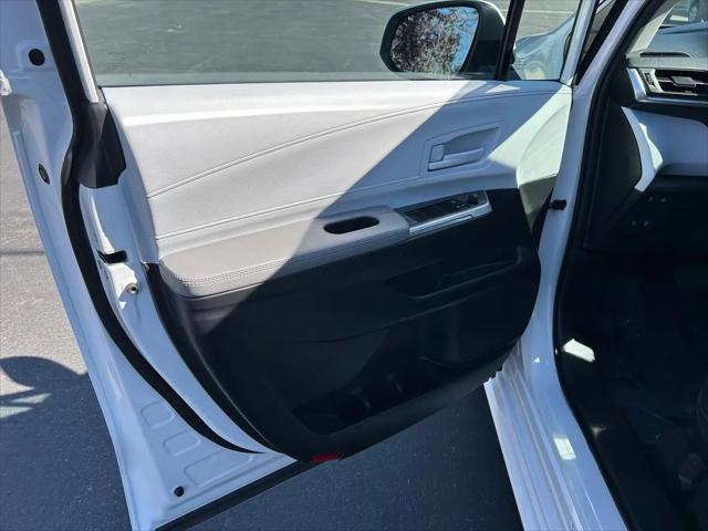 2025 Toyota Sienna LE
