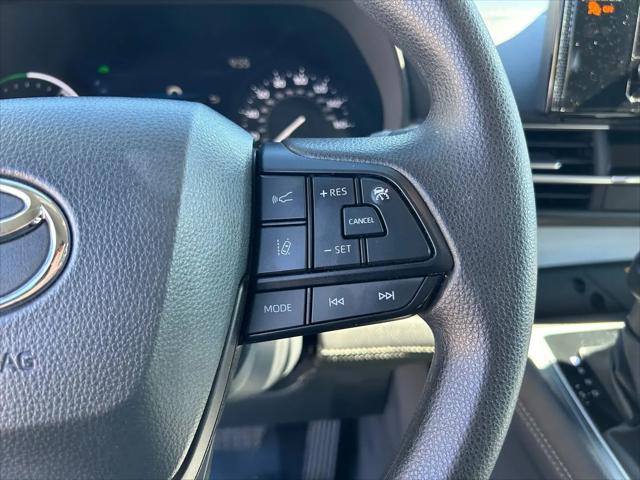 2025 Toyota Sienna LE
