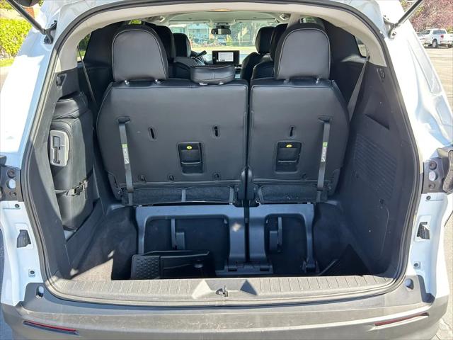 2025 Toyota Sienna LE