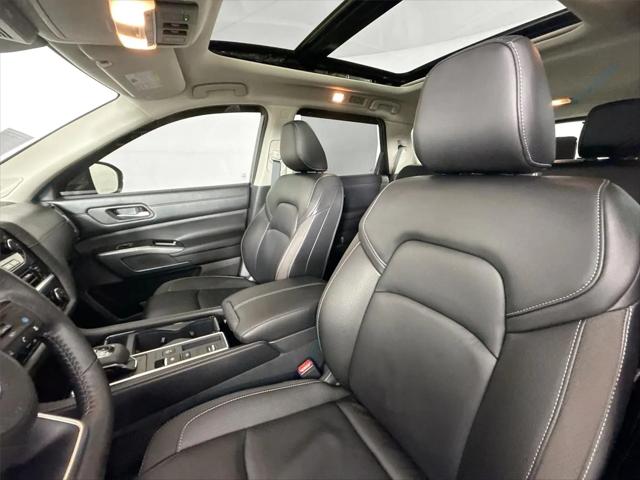2025 Nissan Pathfinder SL FWD