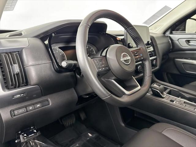 2025 Nissan Pathfinder SL FWD