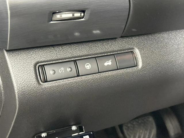 2025 Nissan Pathfinder SL FWD