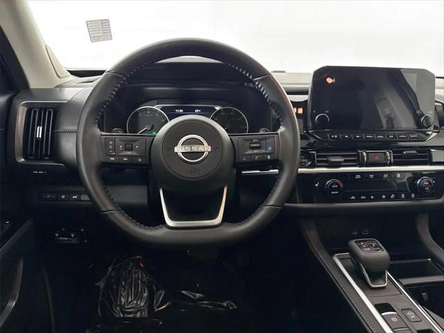 2025 Nissan Pathfinder SL FWD