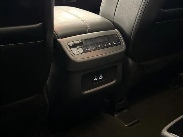 2025 Nissan Pathfinder SL FWD