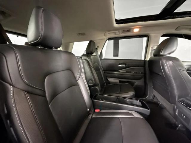 2025 Nissan Pathfinder SL FWD