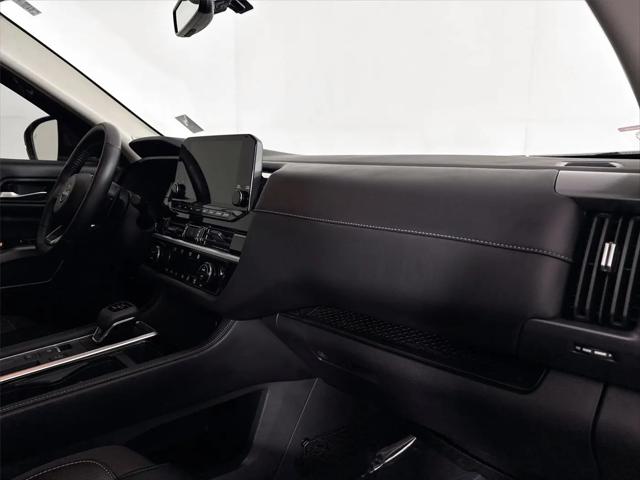 2025 Nissan Pathfinder SL FWD