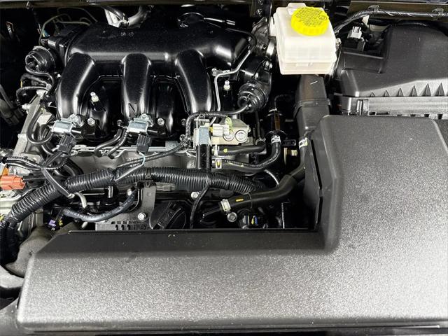 2025 Nissan Pathfinder SL FWD