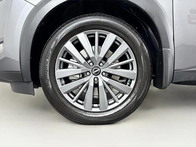 2025 Nissan Pathfinder SL FWD