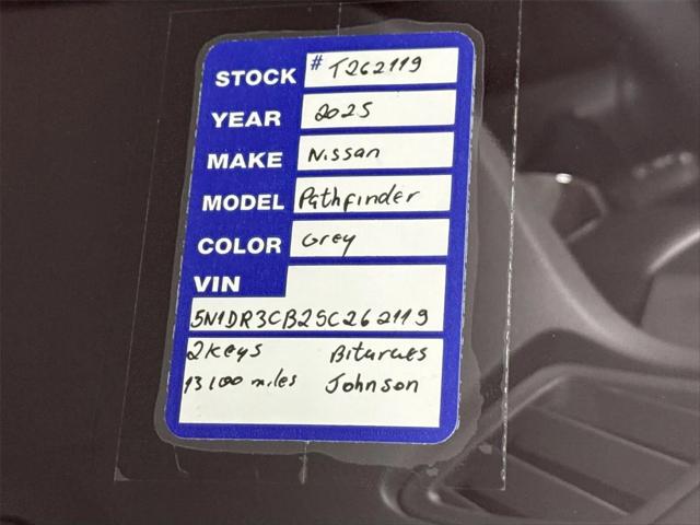 2025 Nissan Pathfinder SL FWD