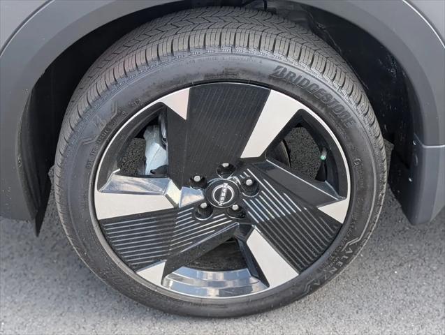 2025 Nissan Kicks SR FWD