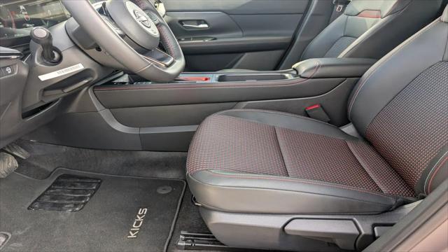 2025 Nissan Kicks SR FWD