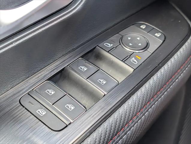 2025 Nissan Kicks SR FWD