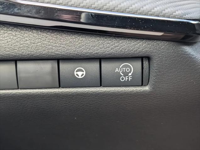 2025 Nissan Kicks SR FWD