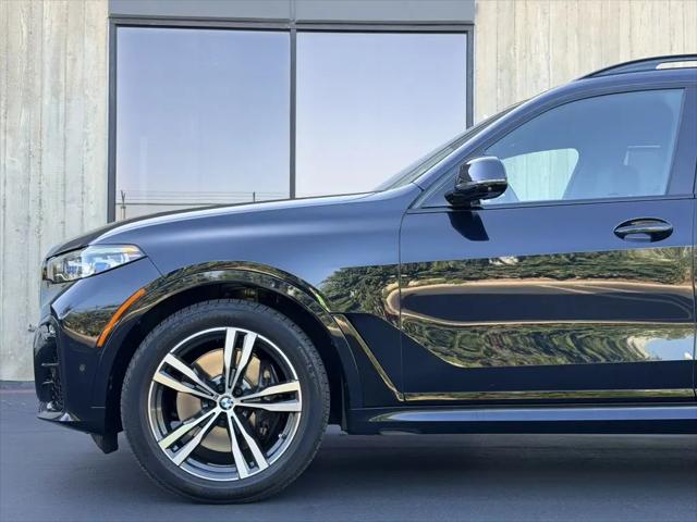 2022 BMW X7 M50i