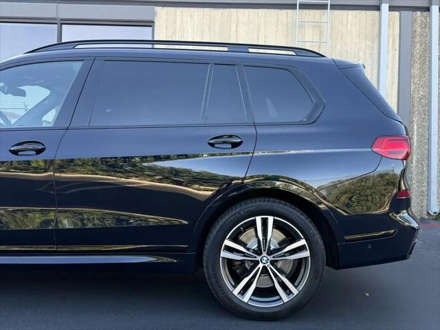 2022 BMW X7 M50i